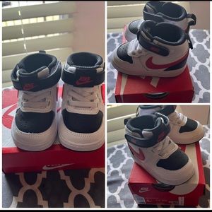 Nike infant shoes size 4c